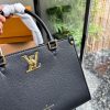 louis new arrival lock&go tote bag size: 25*20 cm
