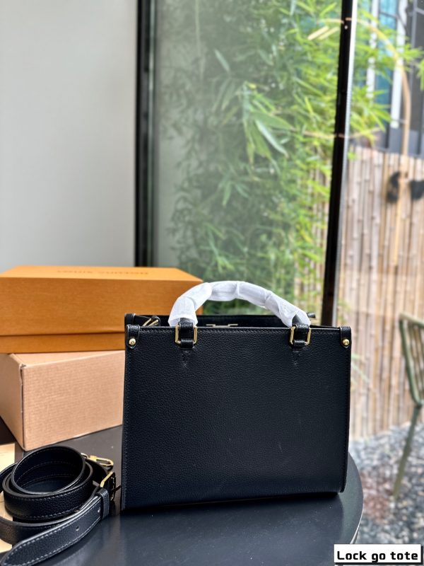 louis new arrival lock&go tote bag size: 25*20 cm