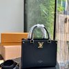 louis new arrival lock&go tote bag size: 25*20 cm