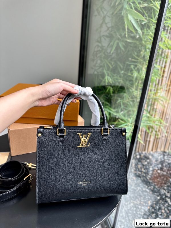 louis new arrival lock&go tote bag size: 25*20 cm