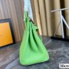 Her birkin new arrival bag green