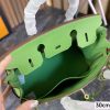 Her birkin new arrival bag green