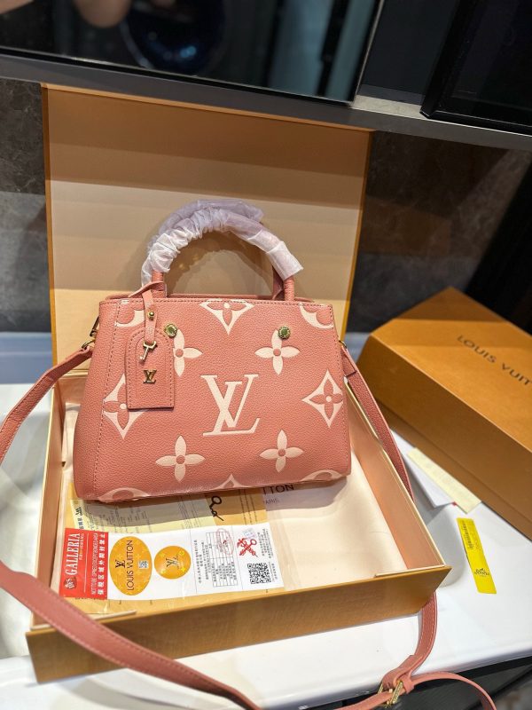 Louis 2024 new arrival Montaigne bag size: 28 * 20 cm