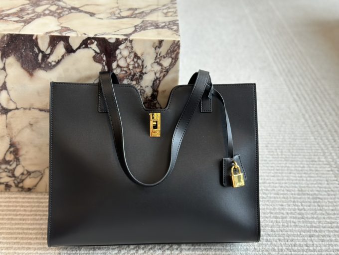 Ce new arrival 2025 tote bag size: 37*29 cm - Image 3
