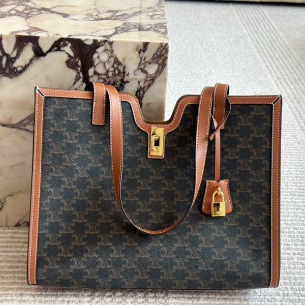 Ce new arrival 2025 tote bag size: 37*29 cm