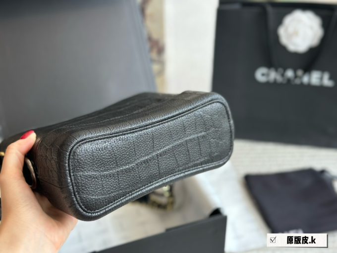 Cc new arrival Gabrielle small bag size: 20*15*8cm - Image 5