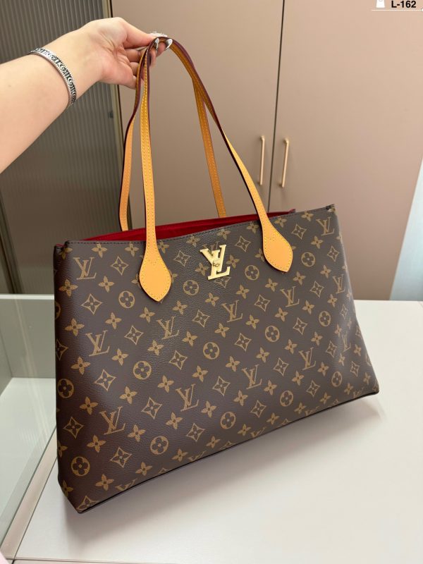 Louis new arrival tote bag size: 43.13.27 cm