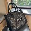 D new arrival tote bag size: 33 * 28 cm