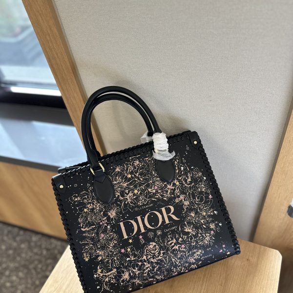 D new arrival tote bag size: 33 * 28 cm