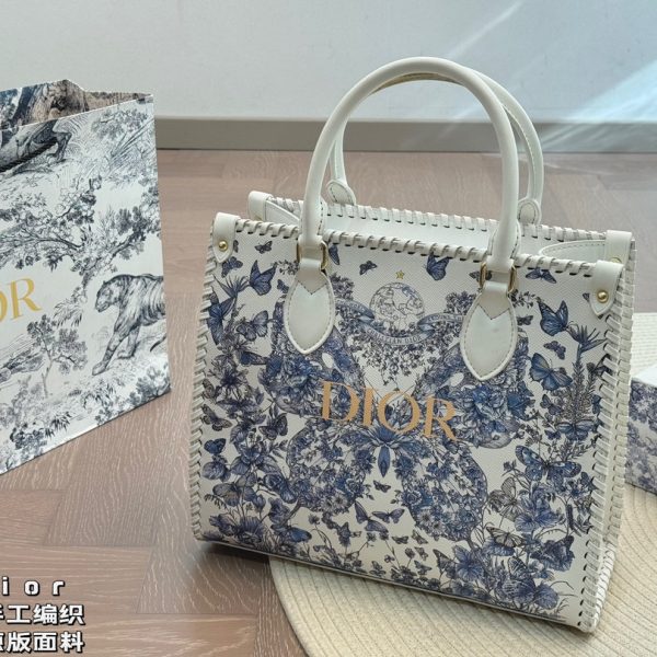 D new arrival tote bag size: 32 * 28 cm