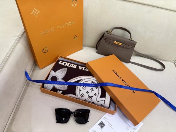 Louis new arrival scarf size: 180*60 cm 010