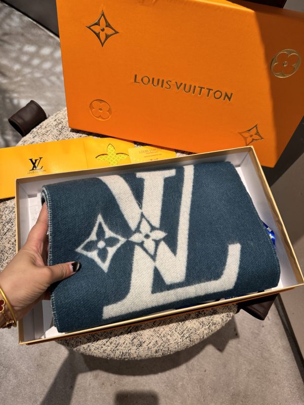 Louis new arrival scarf size: 192*30 cm 003