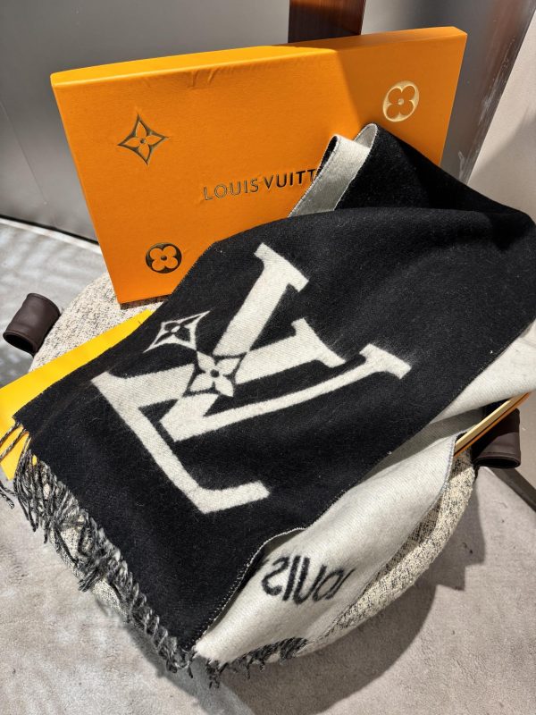 Louis new arrival scarf size: 192*30 cm 003