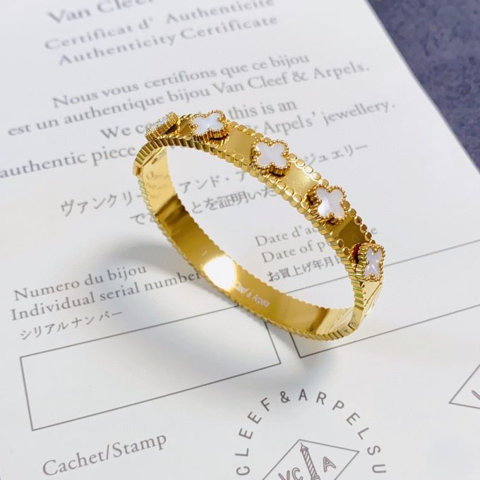 Van Classic Arrival bracelet - Image 2