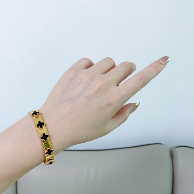 Van Classic Arrival bracelet - Image 7