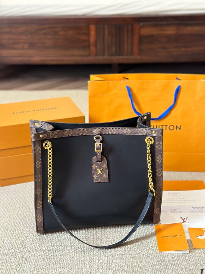 Louis new arrival I Low Key onthego bag size: 35 * 30cm - Image 4