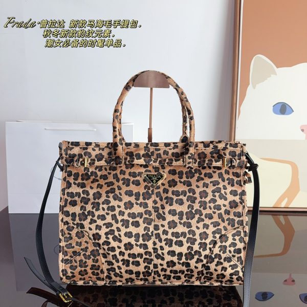 Pra new arrival tote bag size：38*12*29cm