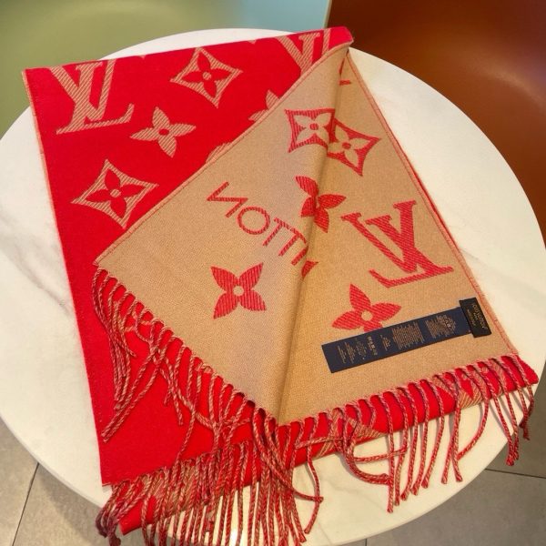Louis Essential new arrival scarf size: 186*34 cm