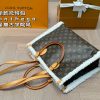 Louis new arrival onthego bag size: 33 * 26cm