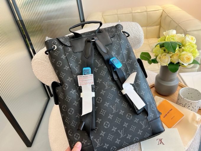Louis new arrival men backpack bag 003 size: 31*15*45 cm - Image 8