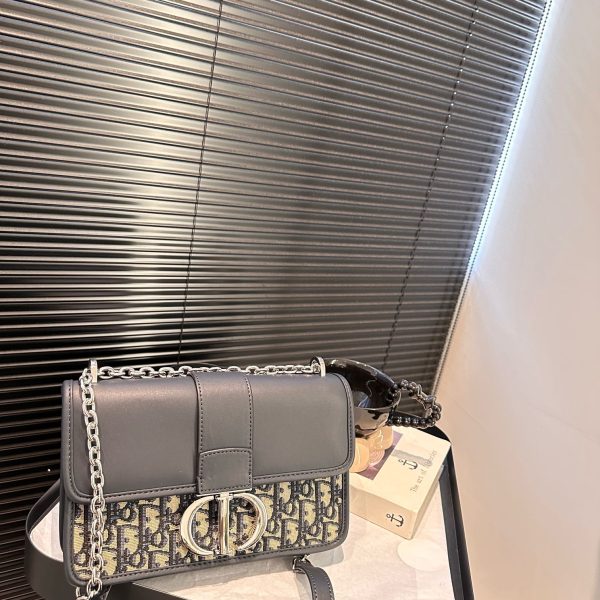 D new arrival MONTAIGNE bag size: 25*15 cm