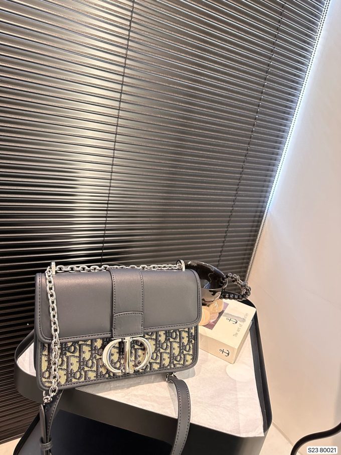 D new arrival MONTAIGNE bag size: 25*15 cm