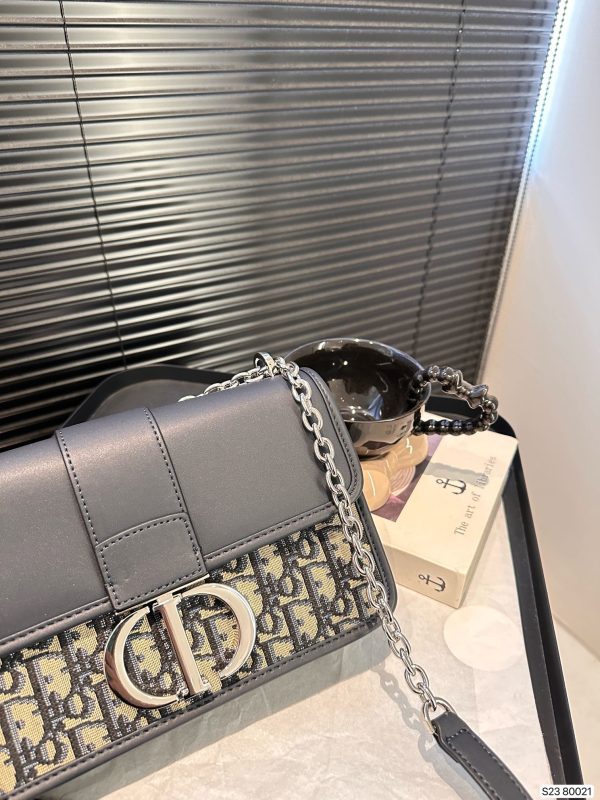 D new arrival MONTAIGNE bag size: 25*15 cm