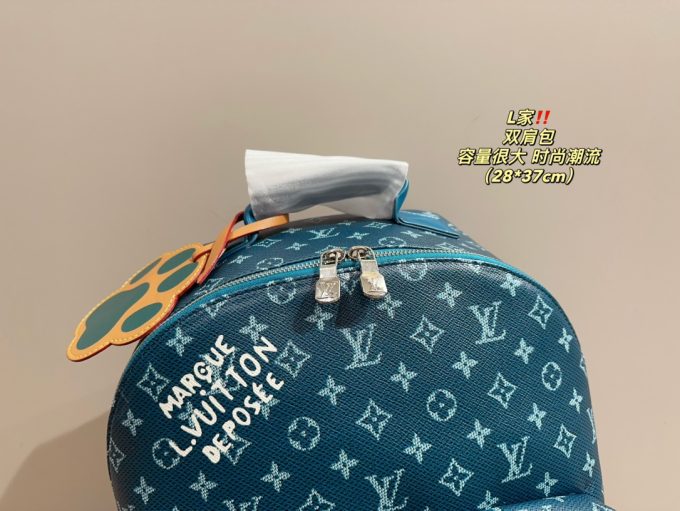 Louis new arrival men backpack bag size;28* 37 cm - Image 7