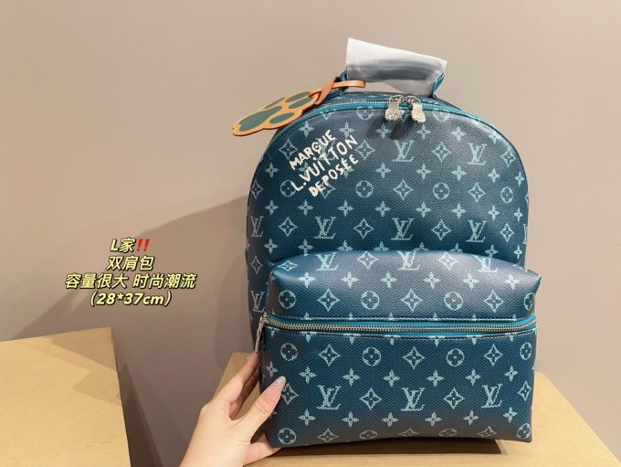 Louis new arrival men backpack bag size;28* 37 cm - Image 8