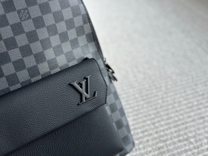 Louis new arrival men backpack bag 008 size :36*28cm - Image 11