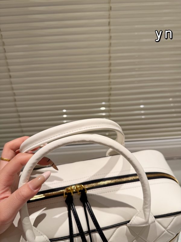Cc new arrival 24c maxi bag size: 46*27 cm