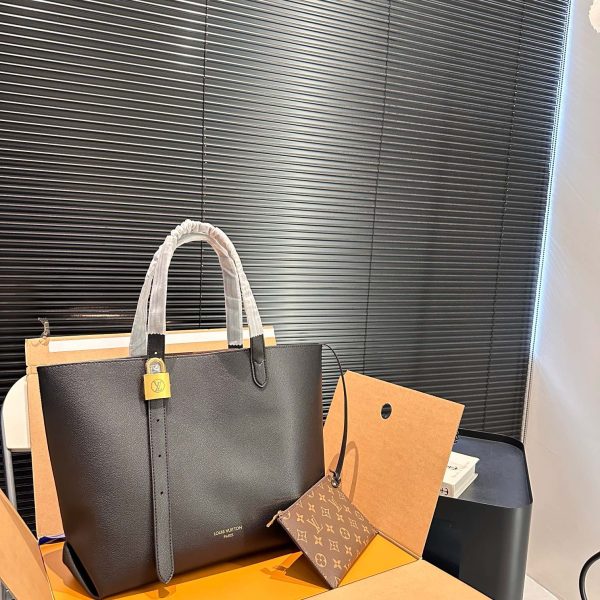 Louis new arrival lock hobo tote bag size；47 * 31 cm