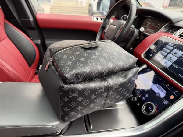 Louis new arrival Discovery men backpack bag size：31*41*17 cm