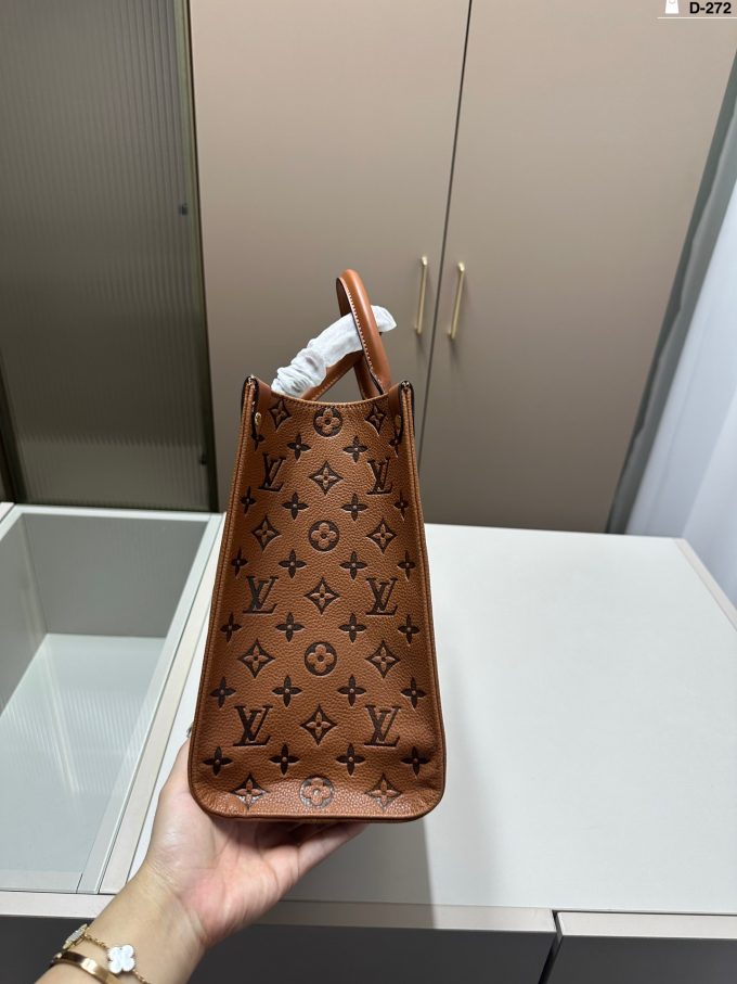 louis new arrival onthego tote bag size: 32.15.27 cm - Image 8