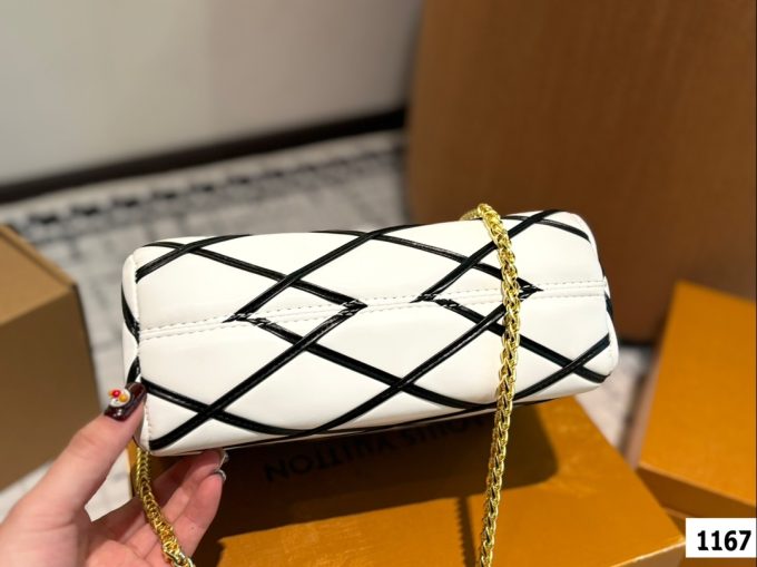 Louis new arrival Twist bag size: 22*13 cm - Image 11