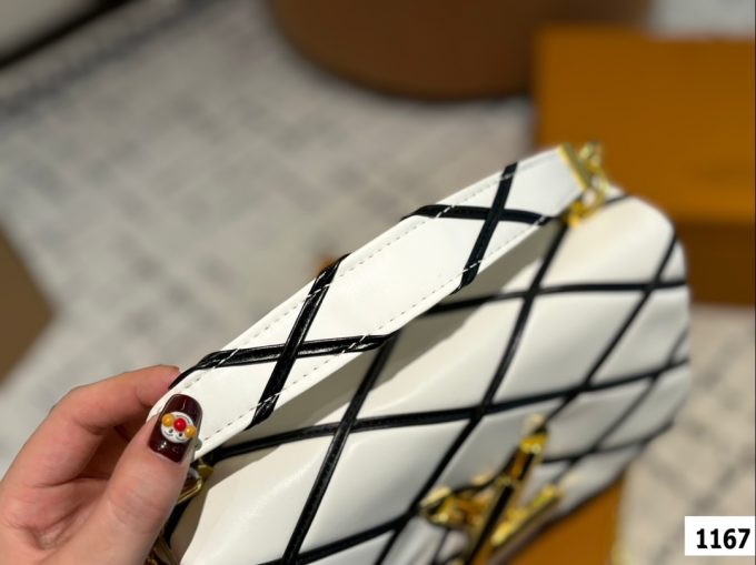Louis new arrival Twist bag size: 22*13 cm - Image 7