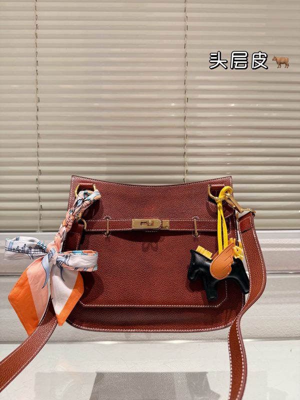 Her new arrival Hermes Jypsiere bag size: 30*25 cm