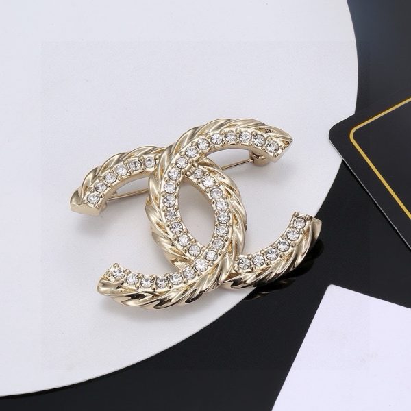 Cc brooch 0073
