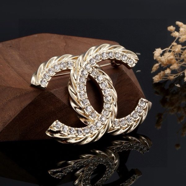 Cc brooch 0073