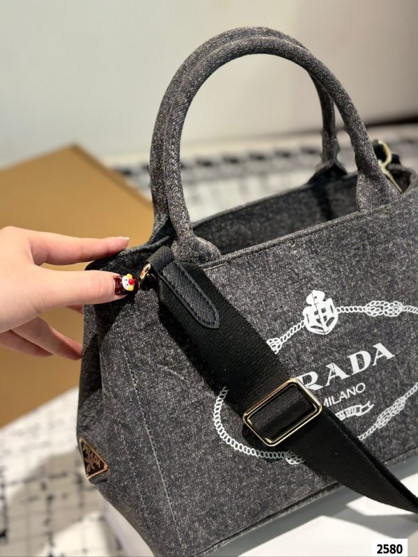 Pra new arrival tote bag size:30 * 19 cm