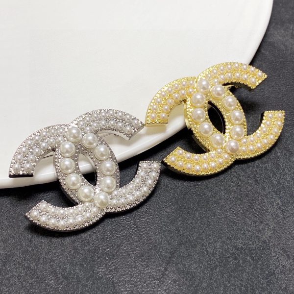 Cc brooch 0071