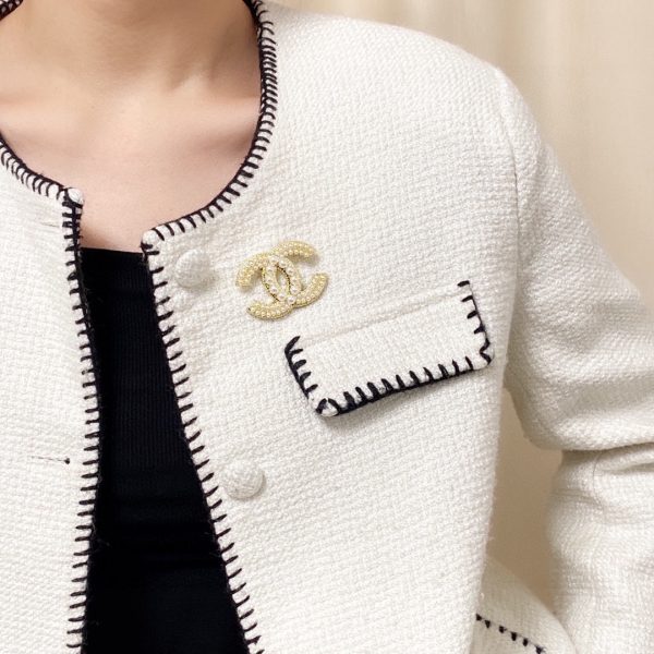 Cc brooch 0071