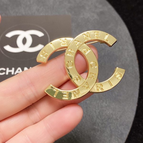Cc brooch 0069
