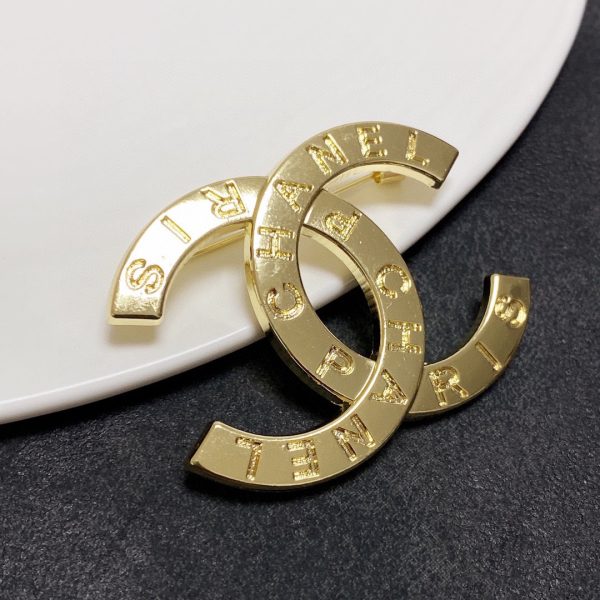 Cc brooch 0069