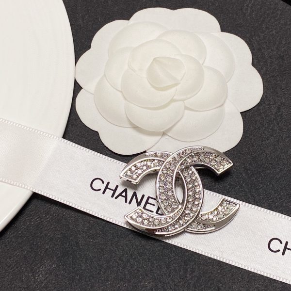Cc brooch 0074