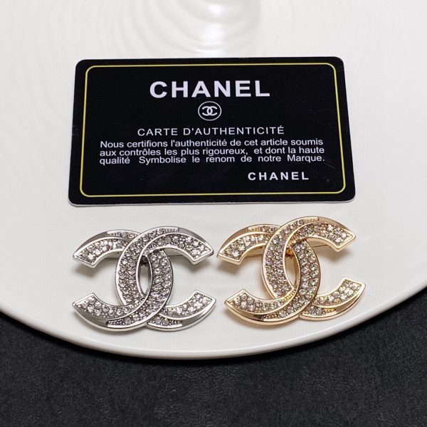 Cc brooch 0074