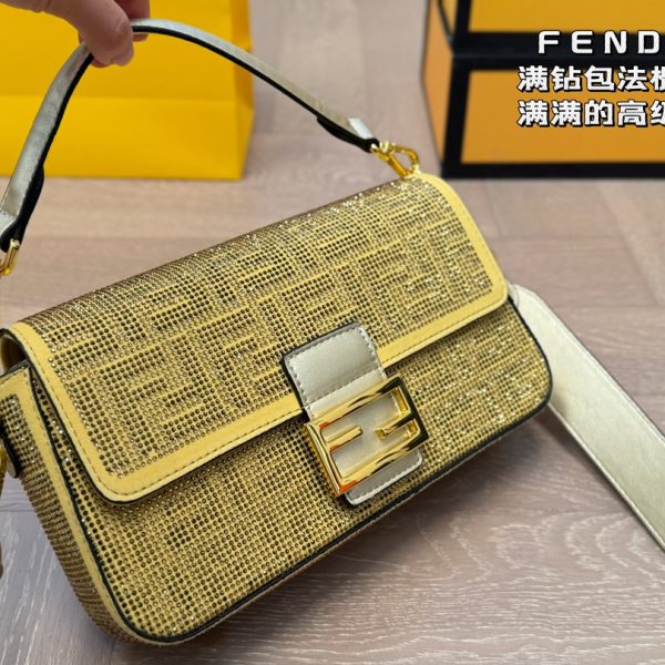 Fen new arrival Baguette Chain bag size；26*15 cm