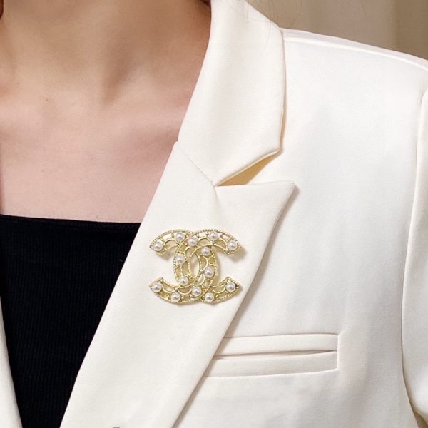 Cc brooch 0067