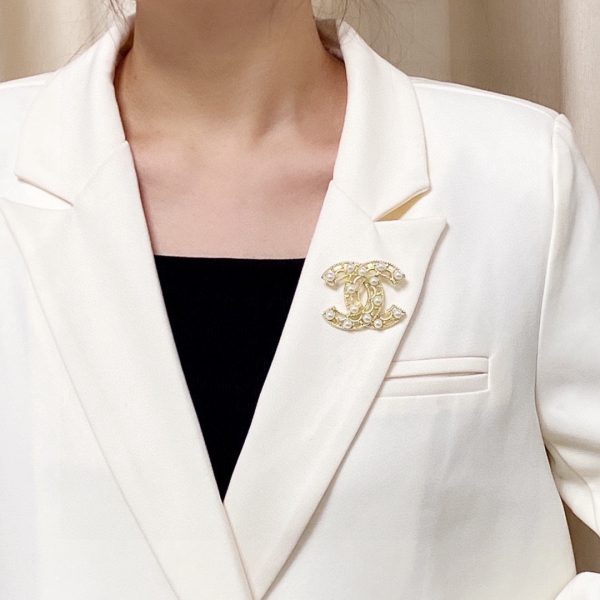 Cc brooch 0067