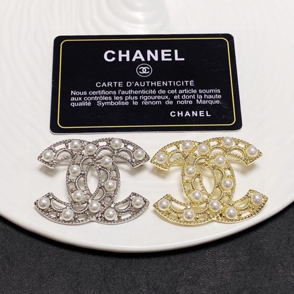 Cc brooch 0067